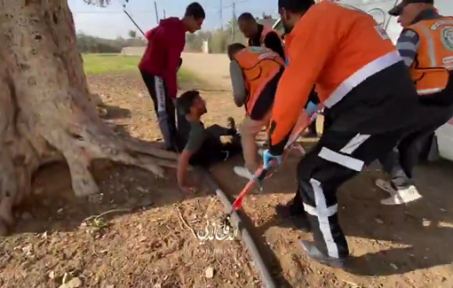 Thumbnail preview image for the video titled: Rescue team evacuate a Palestininan wounded by Israeli drone in Rafah