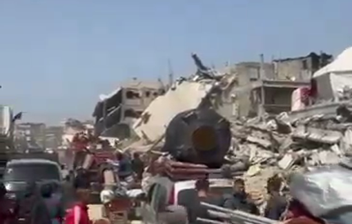 Thumbnail preview image for the video titled: Wave of displacement from Al-Shujaiya following Israeli orders