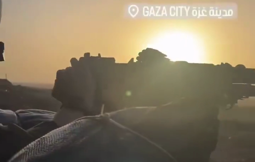 Thumbnail preview image for the video titled: English soldier opens fire on Shujaiya neighborhood