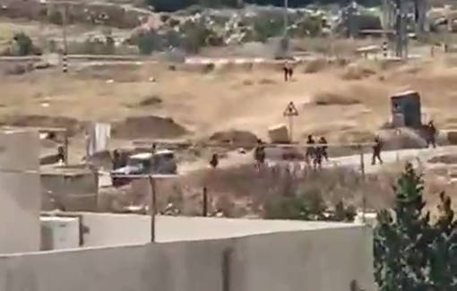 Thumbnail preview image for the video titled: Israeli troops raided the Al-Fawwar RC