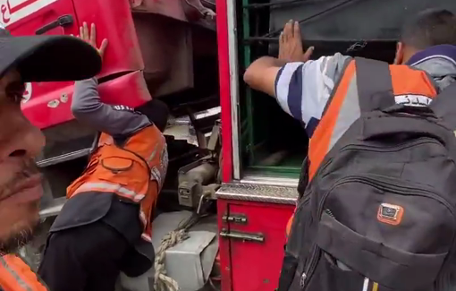 Thumbnail preview image for the video titled: Civil Defense truck breaks down as Israel continues denying essential aid