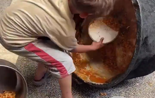 Thumbnail preview image for the video titled: Starvation has affected the entire population after two months without any aid, food, or water in Gaza