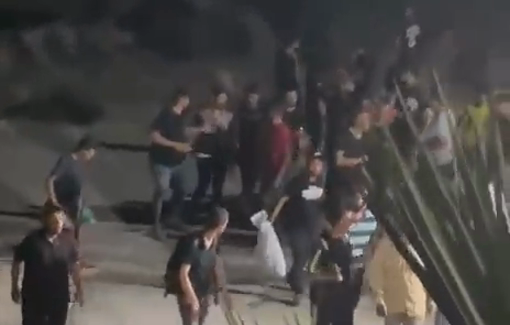 Thumbnail preview image for the video titled: Israeli police expelled dozens of Gazan workers who were working inside Israel