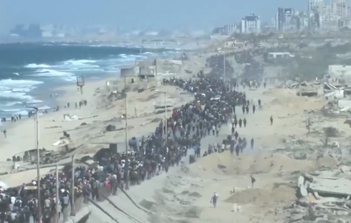 Thumbnail preview image for the video titled: Thousands of forcibly displaced Palestinians return to northern Gaza via Al-Rashid Street