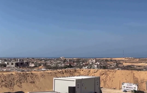 Thumbnail preview image for the video titled: Israelis cheer blowing up more homes in Rafah during the ceasefire