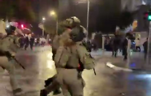 Thumbnail preview image for the video titled: Israeli forces suppress Haredi protesting army conscription and Netanyahu’s policies in occupied Jerusalem.