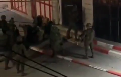 Thumbnail preview image for the video titled: Israeli forces raided on homes and shops in the southern area of ​​Hebron