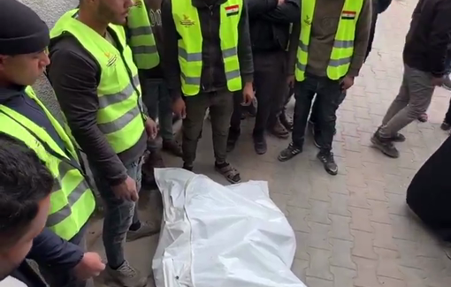 Thumbnail preview image for the video titled: The charred bodies of the journalist killed by a drone strike arrived at Shifa Hospital in Gaza City,