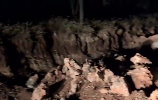 Thumbnail preview image for the video titled: Israeli settlers blocked the road between Marajam and Duma with mud barrier