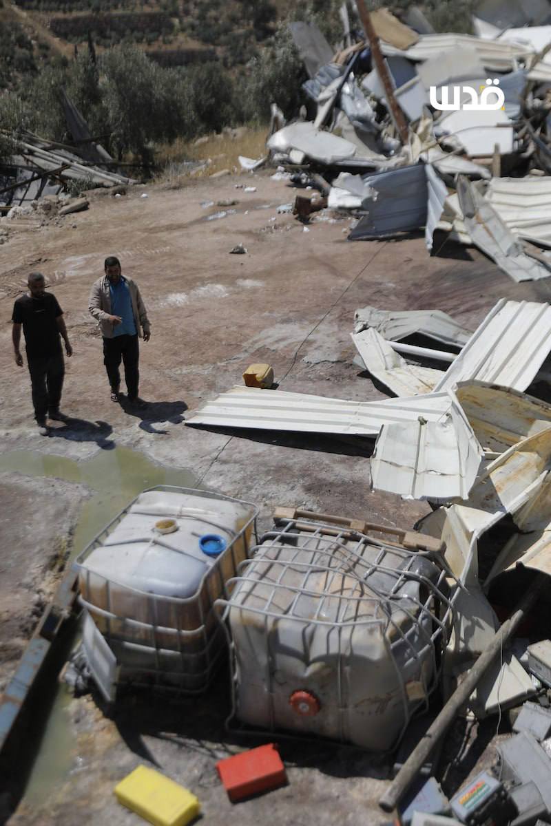 Thumbnail preview image for the video titled: Israeli bulldozers tear down two iron recycling plants owned by Palestinians in the town of Idhna