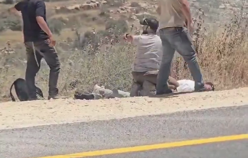Thumbnail preview image for the video titled: Settlers assault a young Palestinian man near Za’atara Checkpoint, South of Nablus