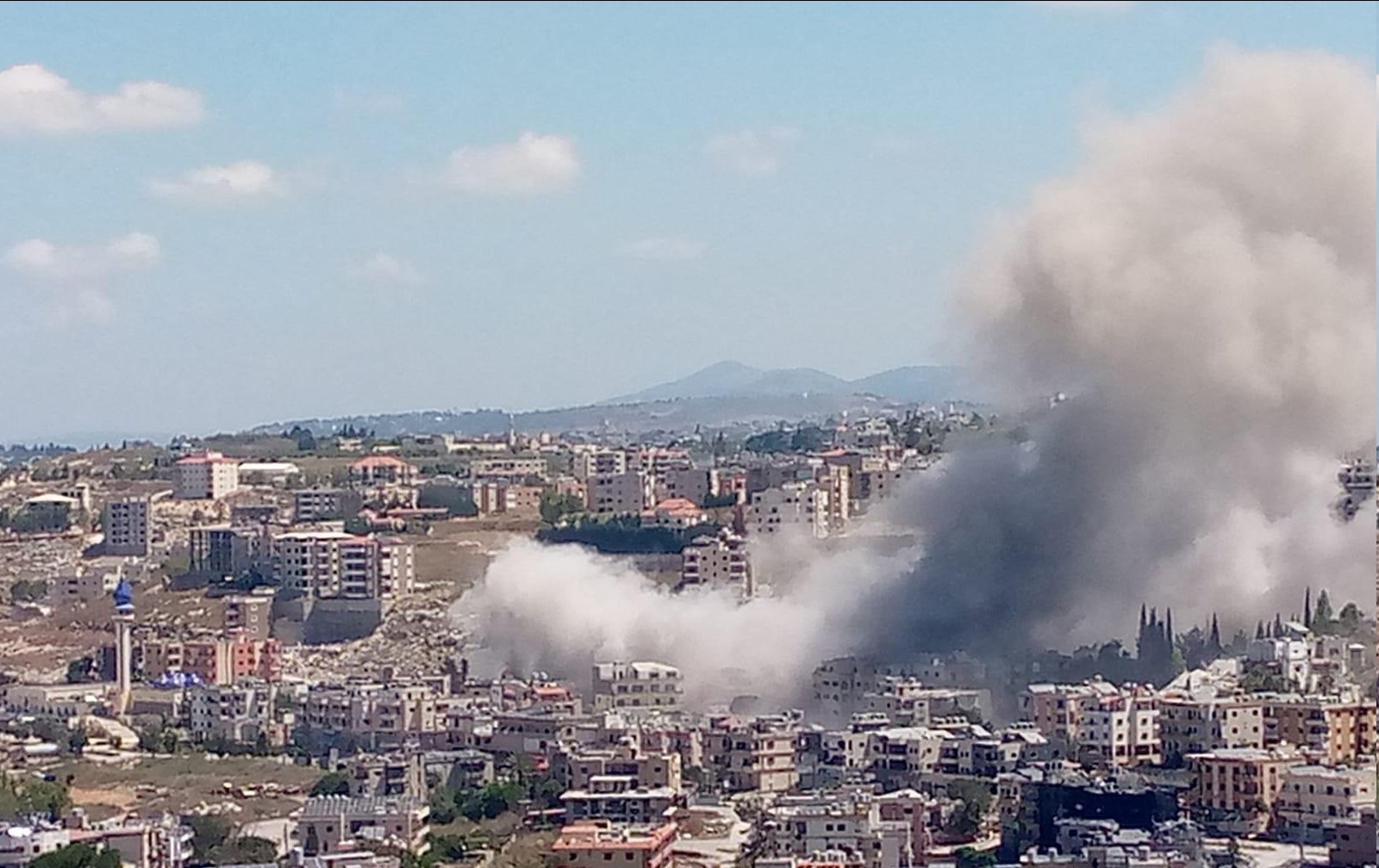 Thumbnail preview image for the video titled: Israeli airstrike on the town of Toul, Lebanon, despite the ceasefire