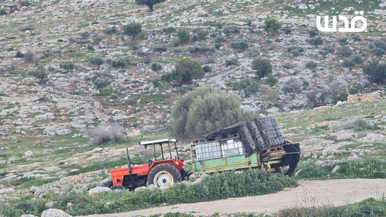 Thumbnail preview image for the video titled: Palestinians in Khirbet Yerza being forced to flee from the area due to ongoing Israeli settler attacks