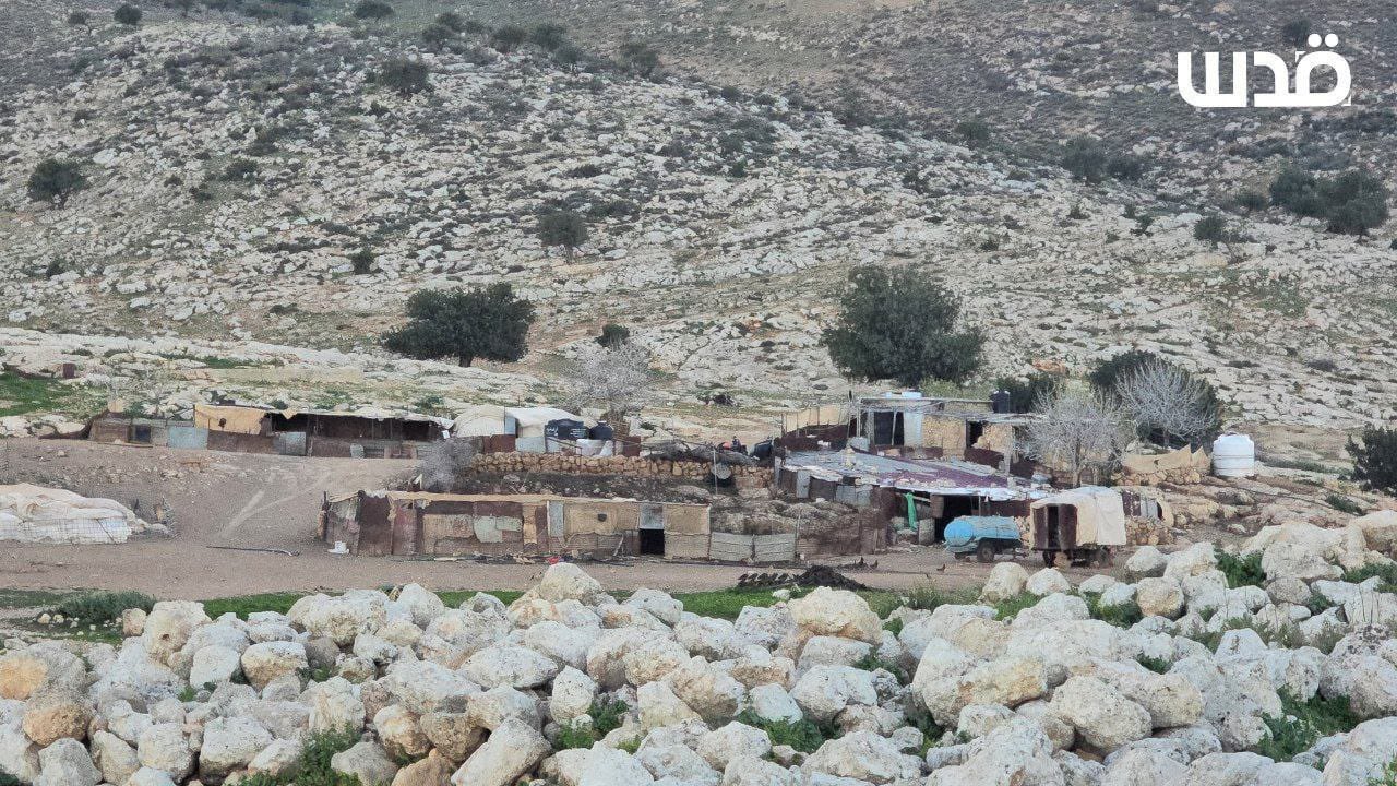 Thumbnail preview image for the video titled: Palestinians in Khirbet Yerza being forced to flee from the area due to ongoing Israeli settler attacks