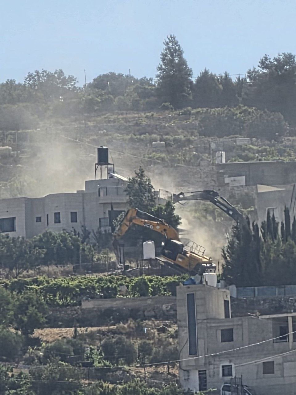 Thumbnail preview image for the video titled: Israeli forces carry out the demolition of 4 resident houses in the village of Nahhalin