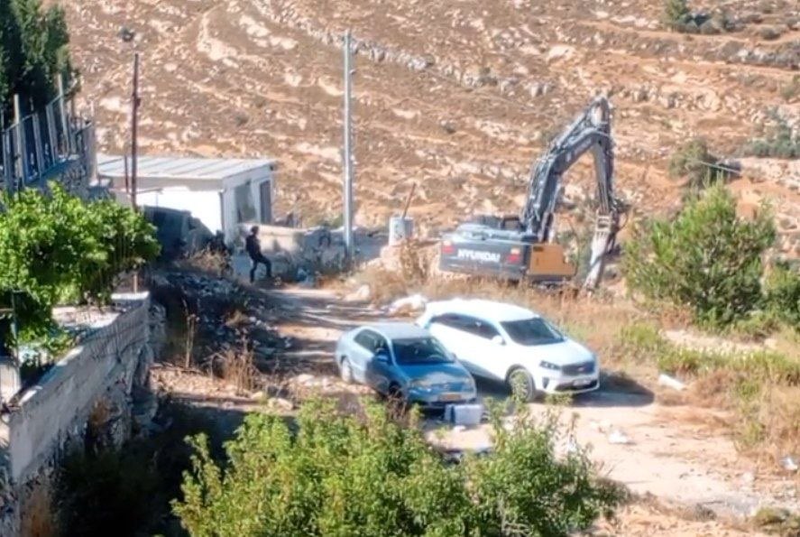 Thumbnail preview image for the video titled: Israeli forces carry out a widespread demolition campaign in the village of Nahhalin