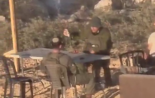 Thumbnail preview image for the video titled: Settlers from Tel Talpiot outposts have been besieging three Palestinian family’s home for the past 24 hours in Qusra