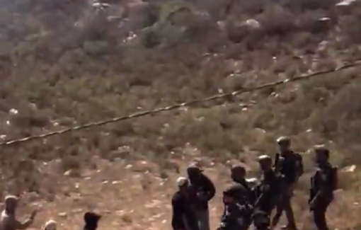 Thumbnail preview image for the video titled: First MAGAV attempt to evacuate the settlers besieging Palestinian house in Qusra