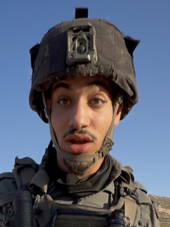 Thumbnail preview image for the video titled: Border Police officer helping the settlers in the siege of the Palestinian home in Qusra