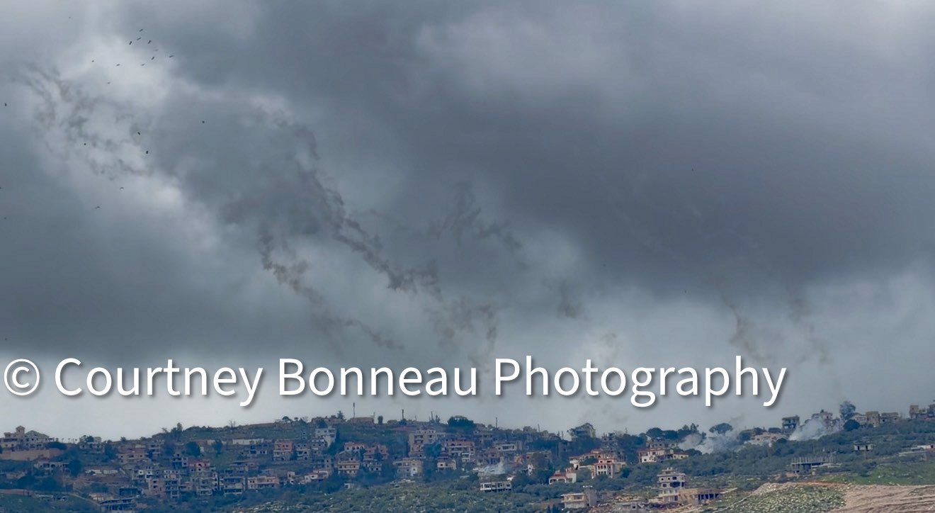 Thumbnail preview image for the video titled: Israeli army using white phosphorus in the town of Khiyam