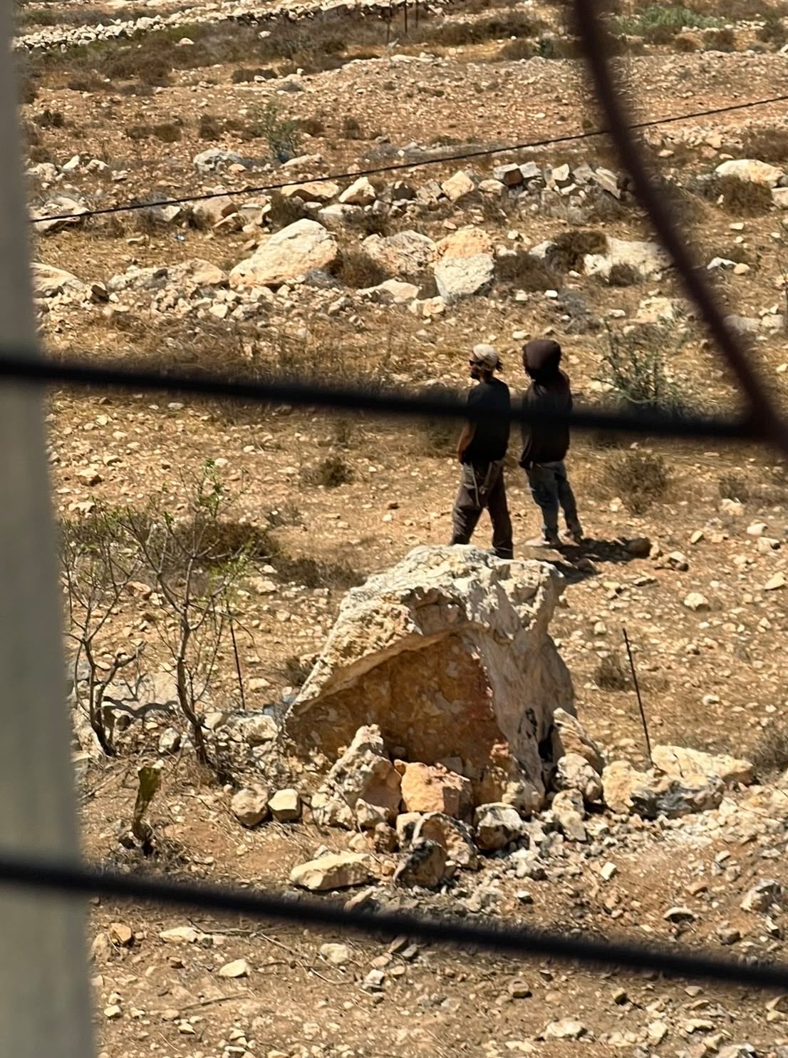 Thumbnail preview image for the video titled: Israeli army seized the Palestinian house in Qusra without evacuating the settlers besieging it