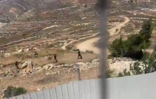Thumbnail preview image for the video titled: While the Israeli army seized more Palestinian houses in Qusra, settlers continue to harass freely the Palestinian houses