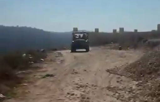 Thumbnail preview image for the video titled: Pro-Lehi Israeli settlers harass Palestinians on the outskirts of Sinjil