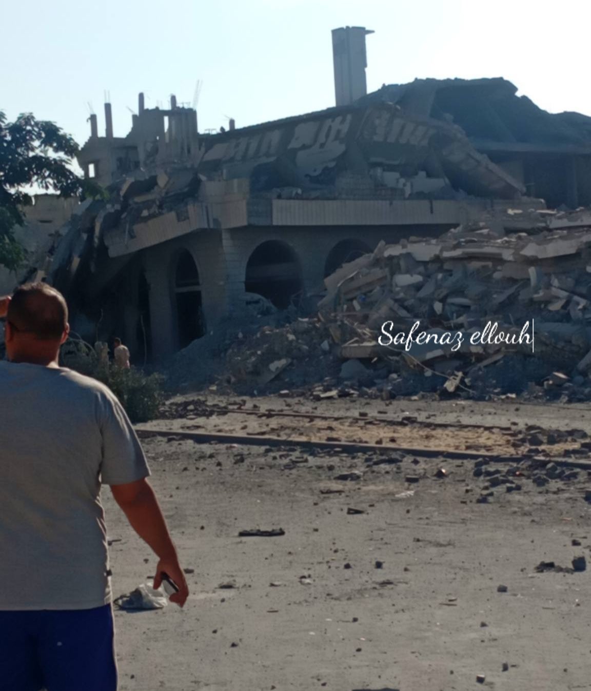Thumbnail preview image for the video titled: Israeli airstrike destroyed Al-Sakhra Commercial Complex in Gaza City