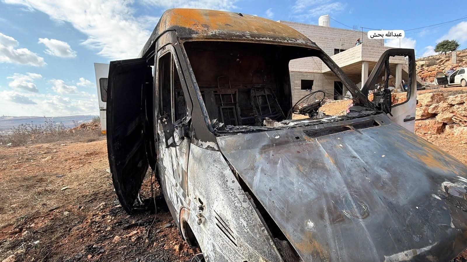 Thumbnail preview image for the video titled: Israeli settlers have set fire to four vehicles and spray-painted hostile slogans in the town of Aqraba, south of Nablus