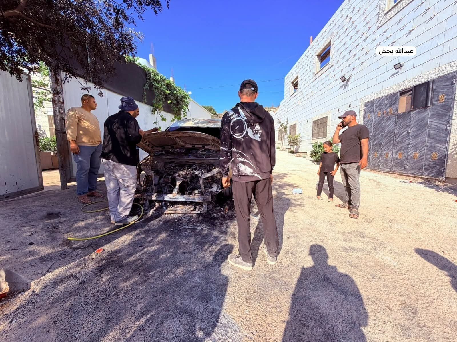 Thumbnail preview image for the video titled: Israeli settlers have set fire to four vehicles and spray-painted hostile slogans in the town of Aqraba, south of Nablus