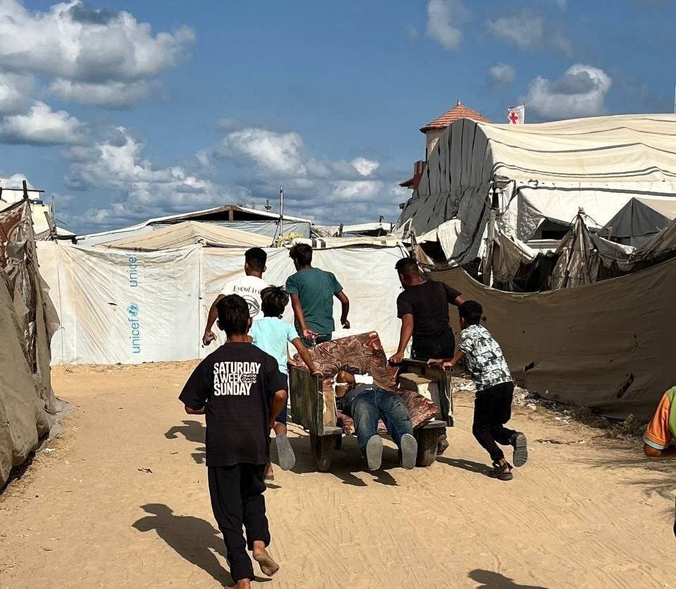 Thumbnail preview image for the video titled: Palestinians injured in Rafah carried on cart to nearest hospital