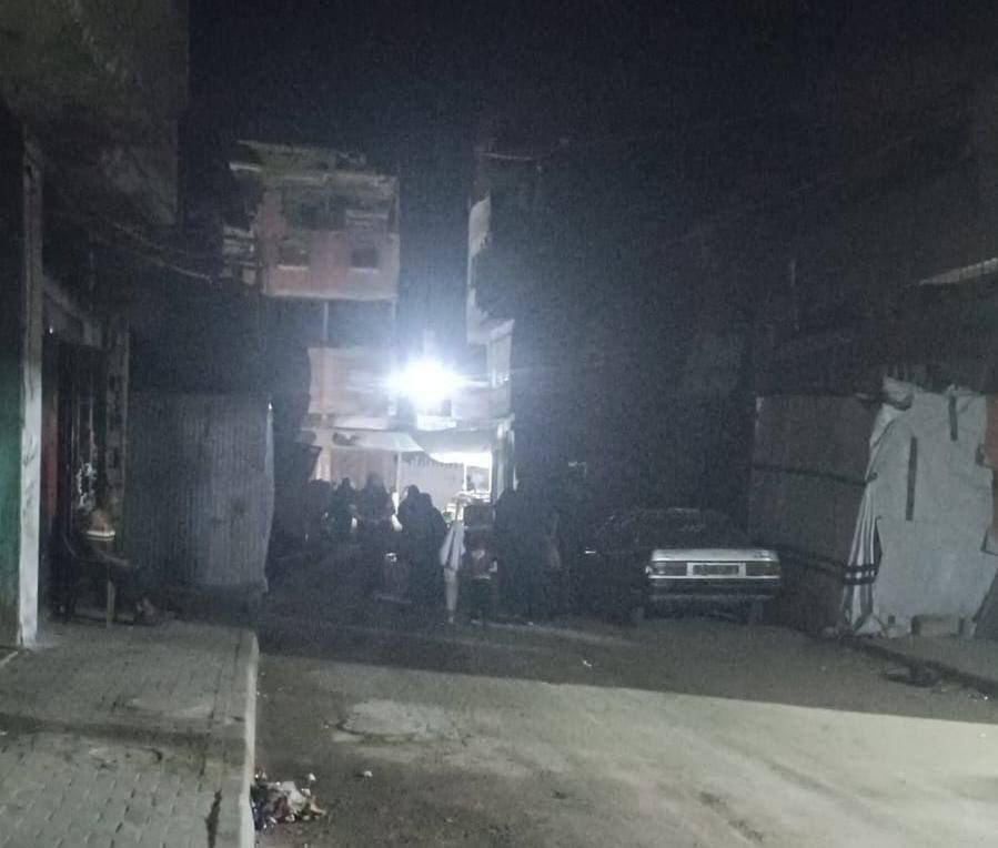 Thumbnail preview image for the video titled: Families forced to leave their shelters following Israeli bombing threat