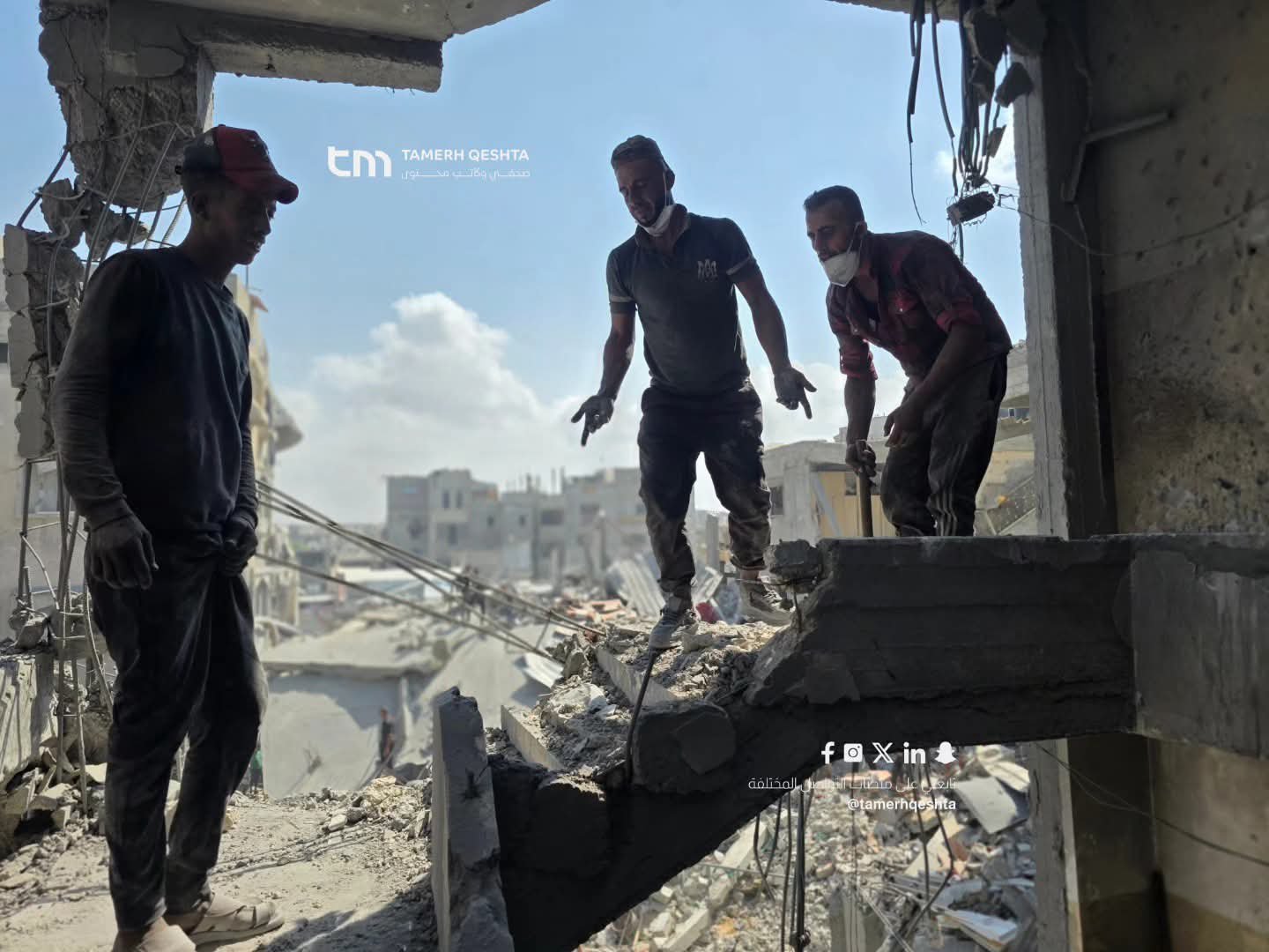 Thumbnail preview image for the video titled: Widespread destruction of houses in Khan Younis following night Israeli bombing