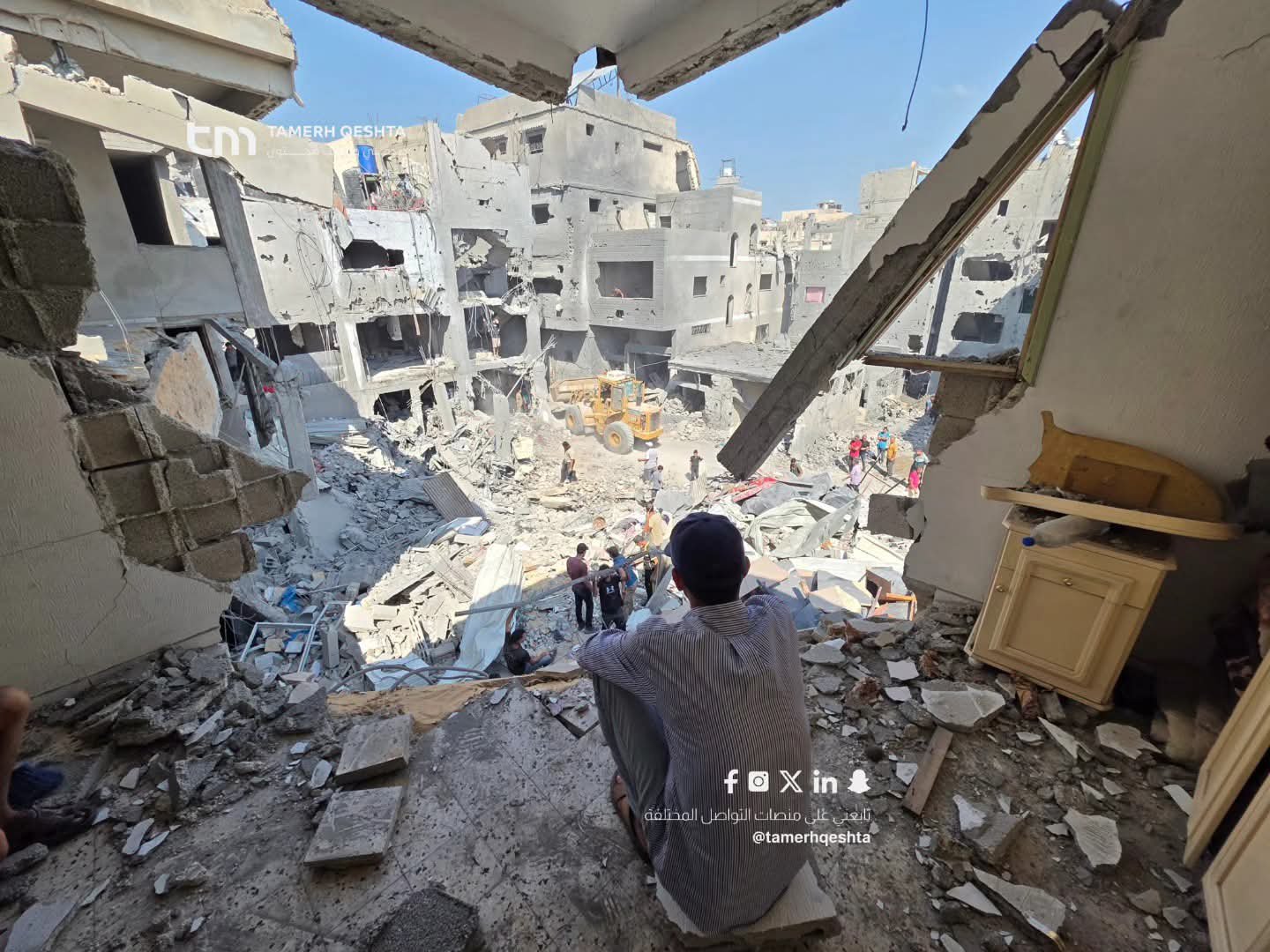 Thumbnail preview image for the video titled: Widespread destruction of houses in Khan Younis following night Israeli bombing