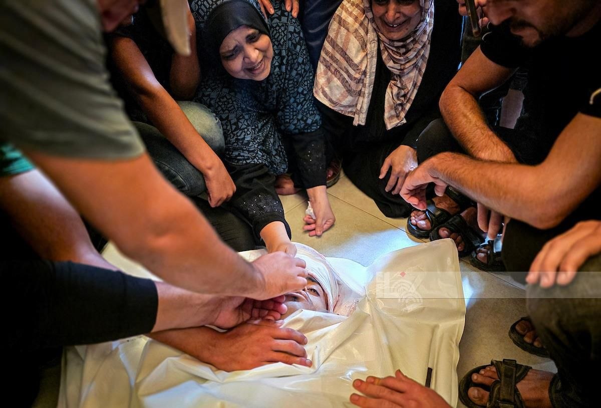 Thumbnail preview image for the video titled: Family mourns Palestinians killed by Israeli strike in Rafah