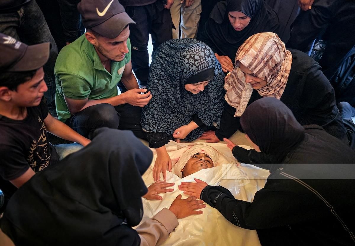 Thumbnail preview image for the video titled: Family mourns Palestinians killed by Israeli strike in Rafah